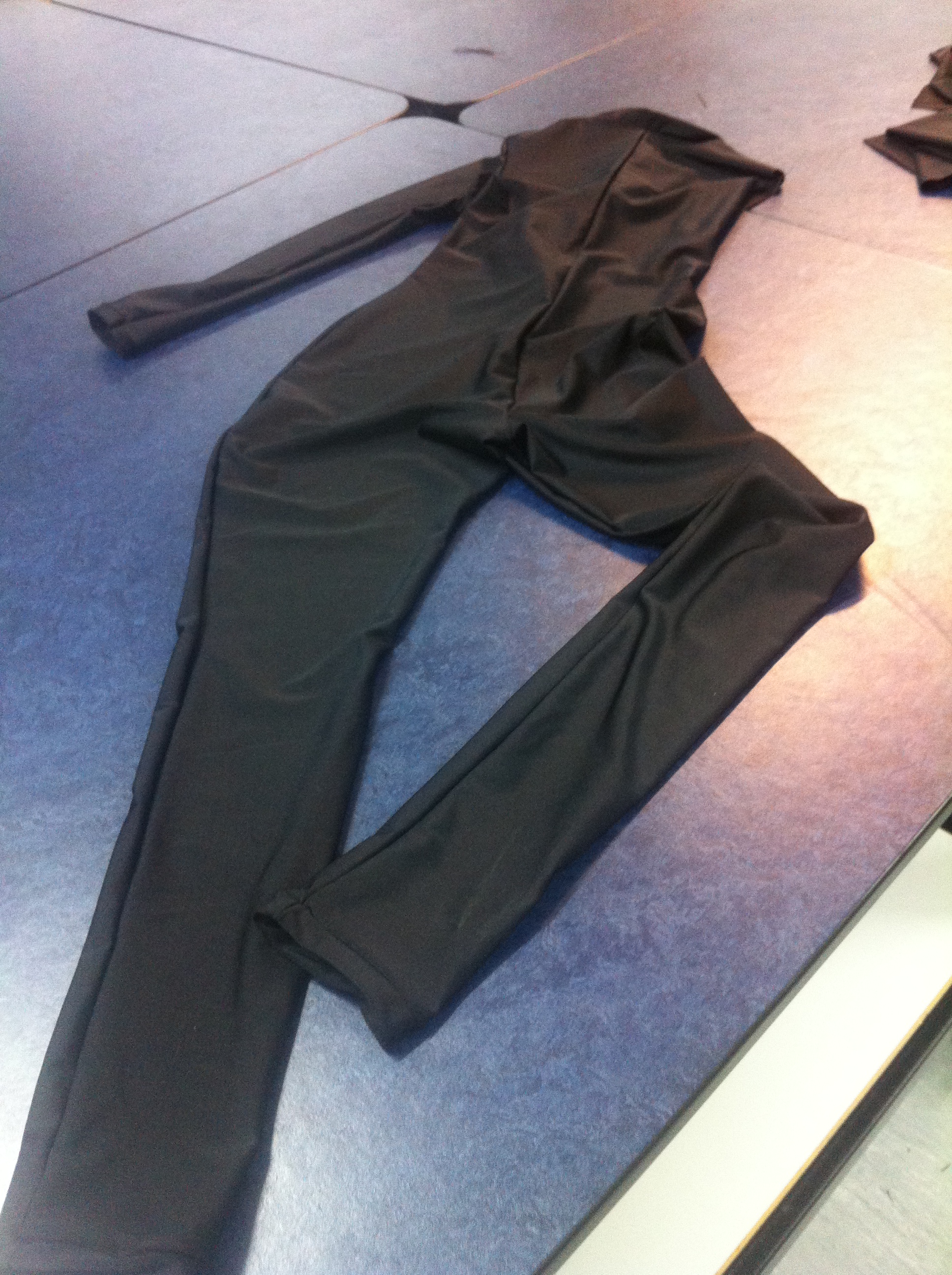 Full-body lycra stretch suit construction