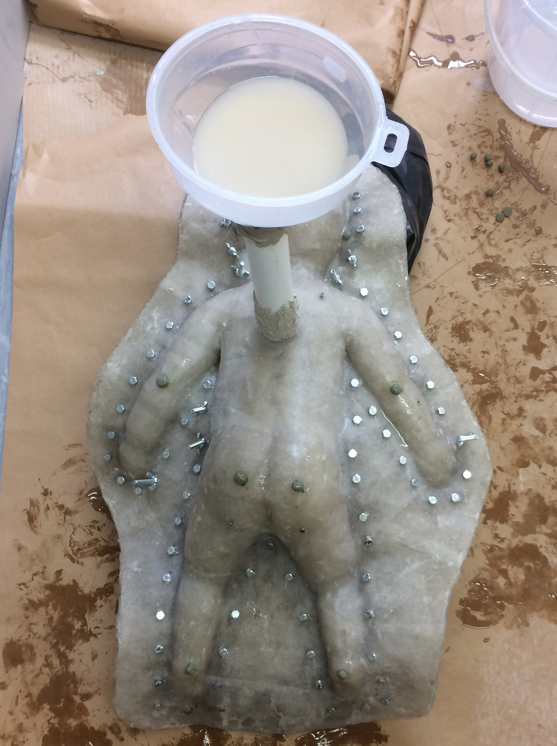 Silicone pour in fibreglass mould tinsil gel